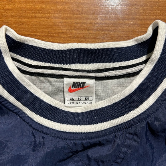 Vintage Nike Jacket (Navy Blue and Orange) - Picture 4 of 8